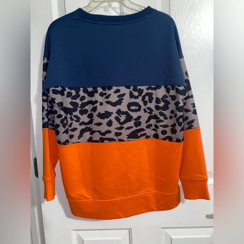 Colorblock Leopard Print Sweater - Picture 7 of 11